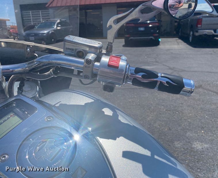 image for item JA9206 2005 Honda VTX1800F1  motorcycle