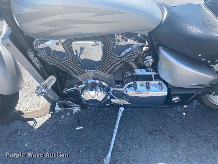 image for item JA9206 2005 Honda VTX1800F1  motorcycle