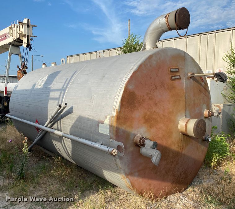 image for item JA9261 Hall Tank Co.  fuel tank