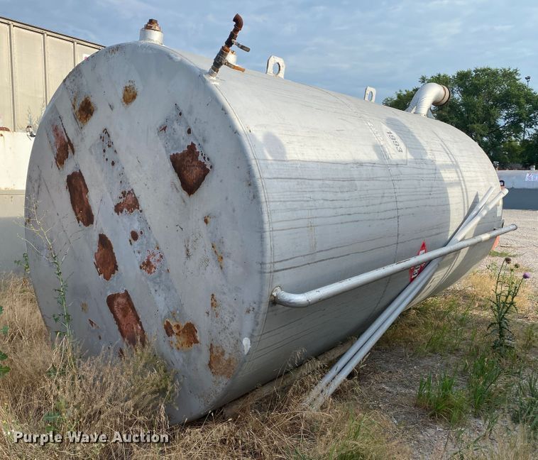 image for item JA9261 Hall Tank Co.  fuel tank