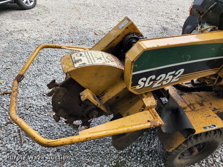 image for item JA9852 Vermeer SC252  stump grinder