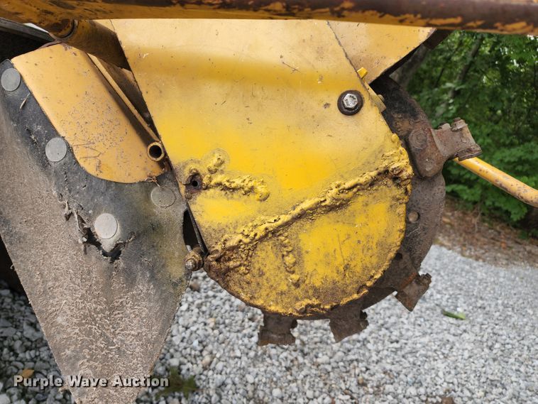 image for item JA9852 Vermeer SC252  stump grinder