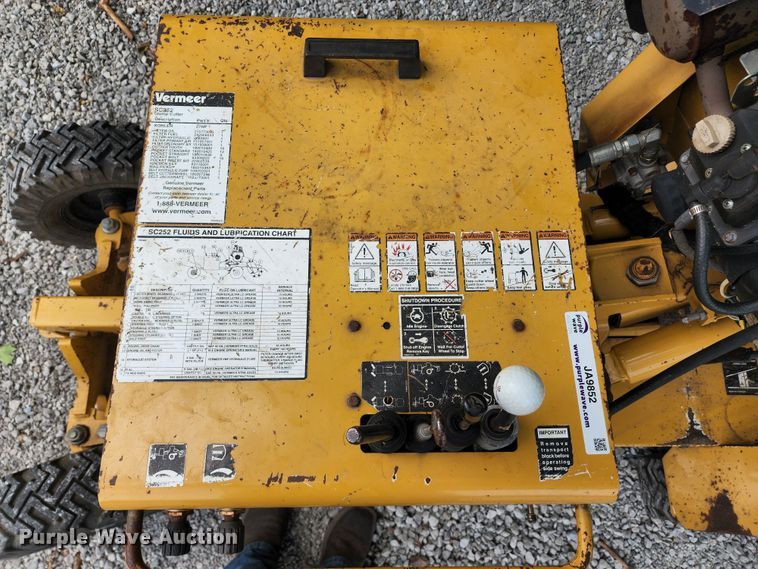 image for item JA9852 Vermeer SC252  stump grinder