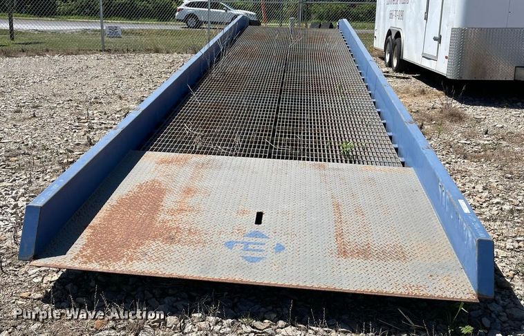 image for item JC9890 Bluff Manufacturing 20SYS8436L  loading dock ramp
