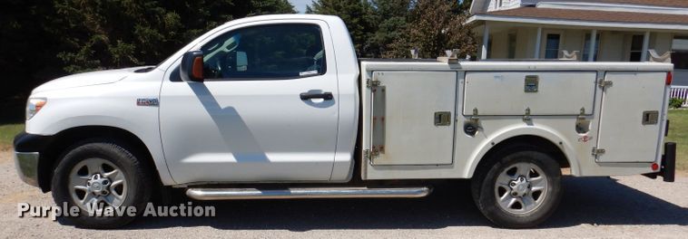 image for item JH9699 2008 Toyota Tundra  utility bed pickup truck