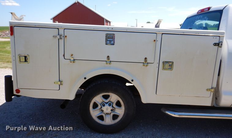 image for item JH9699 2008 Toyota Tundra  utility bed pickup truck