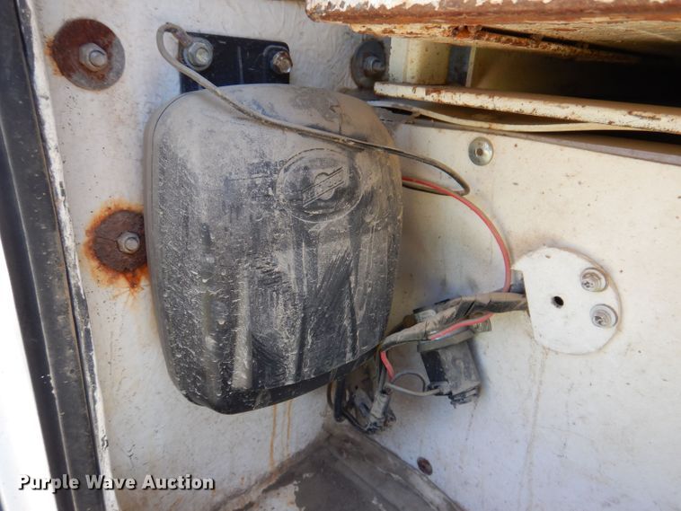 image for item JH9699 2008 Toyota Tundra  utility bed pickup truck