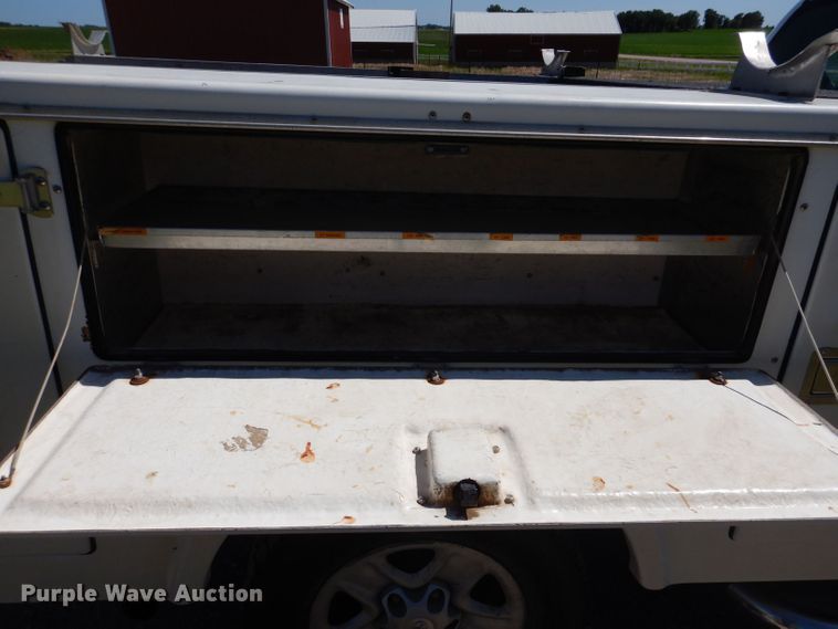 image for item JH9699 2008 Toyota Tundra  utility bed pickup truck