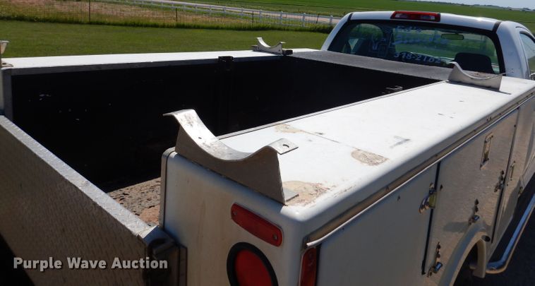 image for item JH9699 2008 Toyota Tundra  utility bed pickup truck