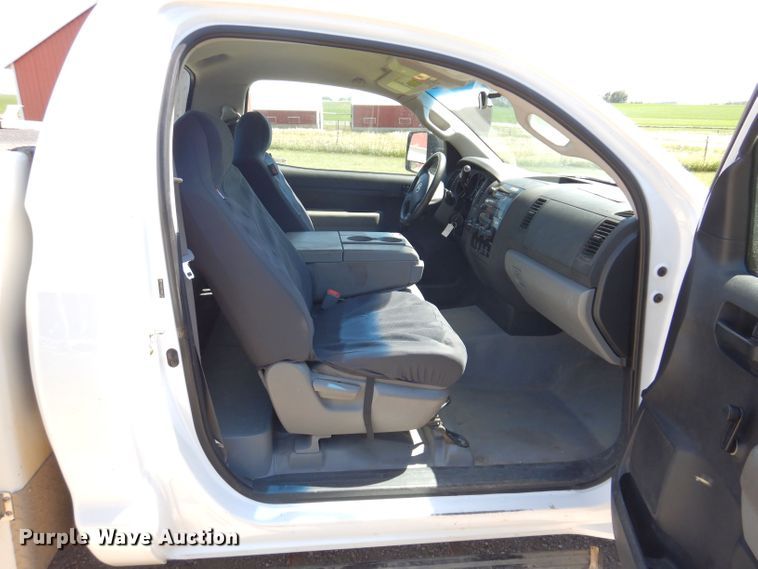 image for item JH9699 2008 Toyota Tundra  utility bed pickup truck