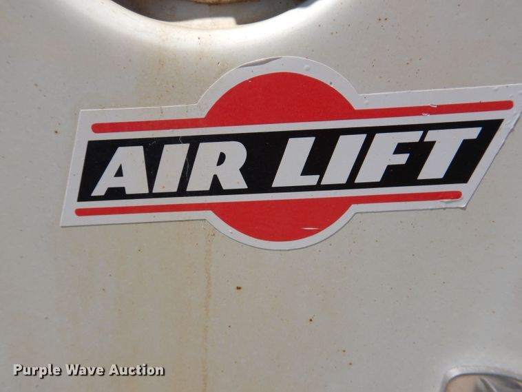 image for item JH9699 2008 Toyota Tundra  utility bed pickup truck