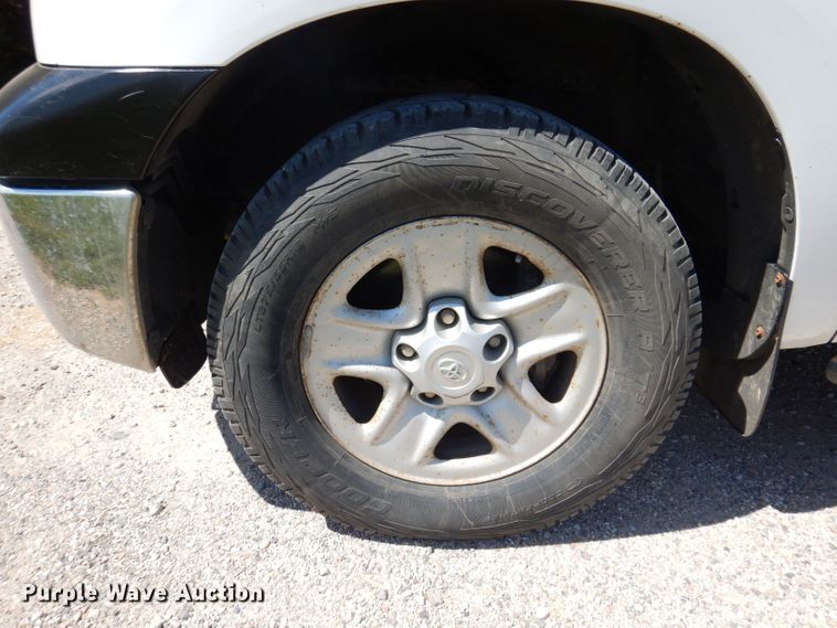 image for item JH9699 2008 Toyota Tundra  utility bed pickup truck