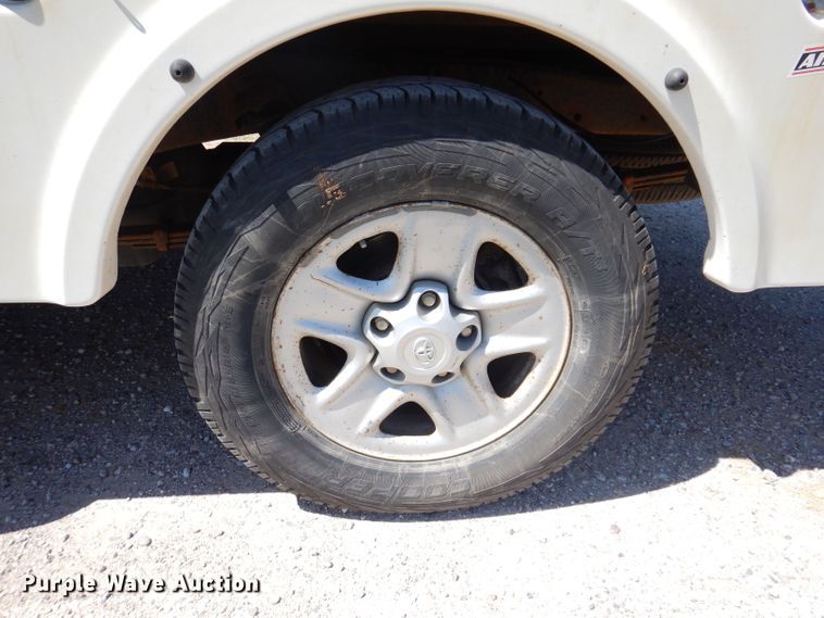 image for item JH9699 2008 Toyota Tundra  utility bed pickup truck