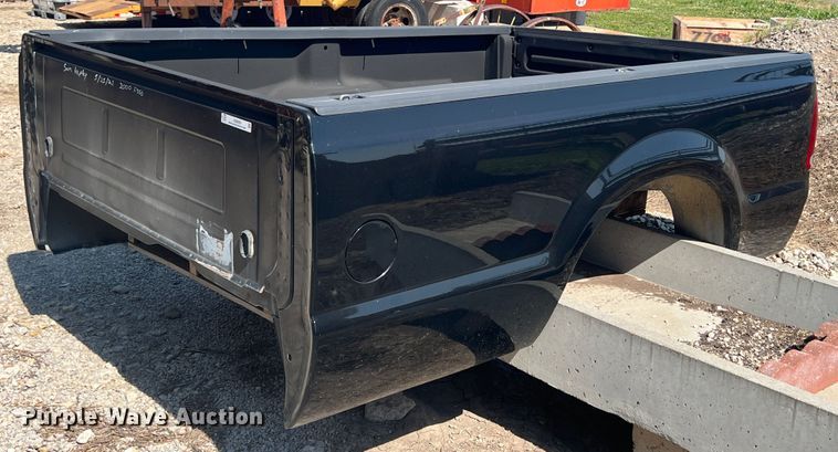 image for item JQ9629 2000 Ford F350  pickup bed
