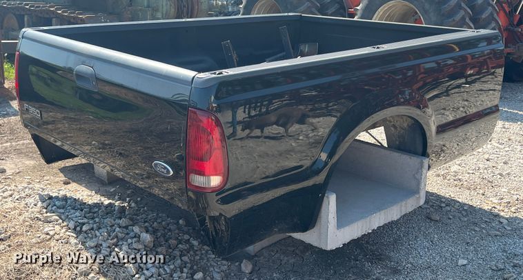 image for item JQ9629 2000 Ford F350  pickup bed