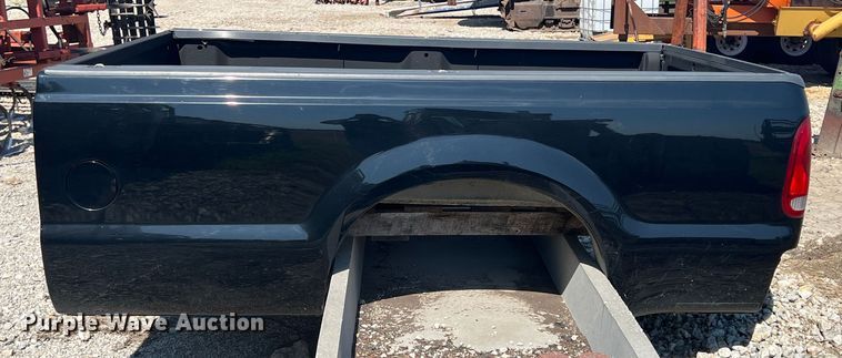 image for item JQ9629 2000 Ford F350  pickup bed