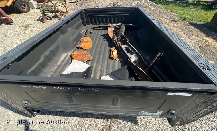 image for item JQ9629 2000 Ford F350  pickup bed