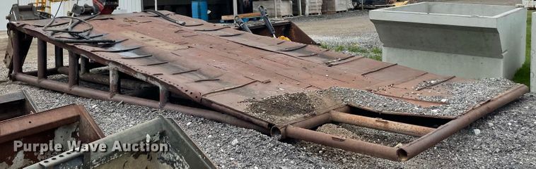 image for item JR9845 Loading ramp