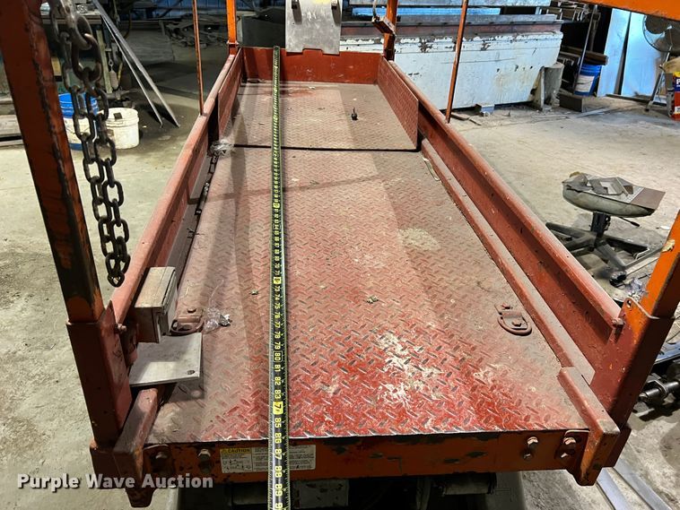 image for item KC9835 2001 Skyjack SJIII 3220  scissor lift