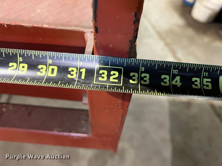 image for item KC9835 2001 Skyjack SJIII 3220  scissor lift