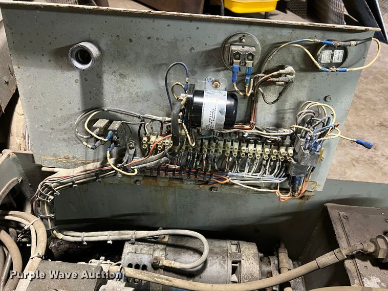 image for item KC9835 2001 Skyjack SJIII 3220  scissor lift