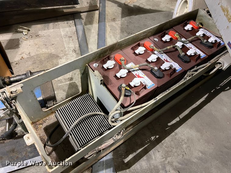 image for item KC9835 2001 Skyjack SJIII 3220  scissor lift