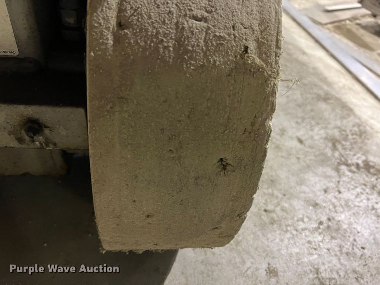 image for item KC9835 2001 Skyjack SJIII 3220  scissor lift