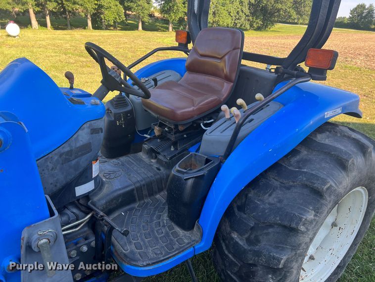 image for item KC9844 New Holland TC40  tractor