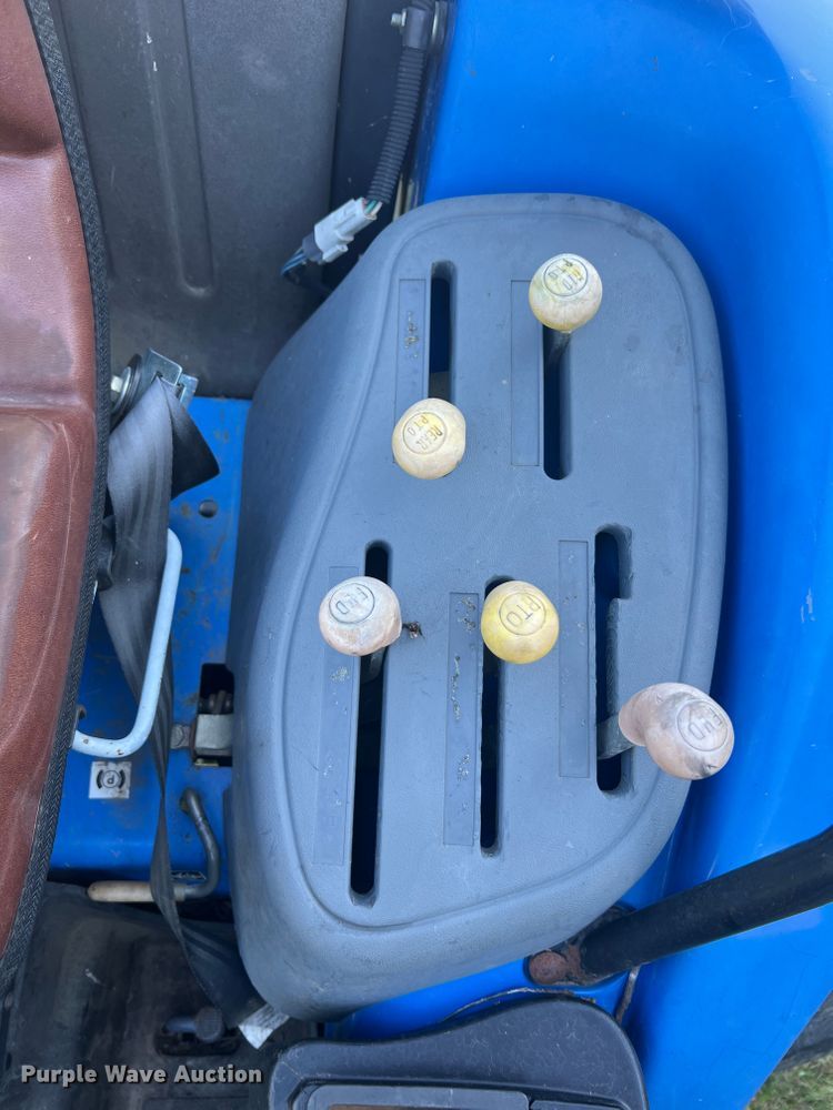 image for item KC9844 New Holland TC40  tractor