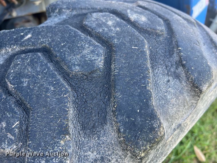 image for item KC9844 New Holland TC40  tractor