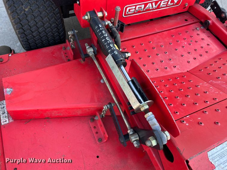 image for item KC9846 Gravely ProMaster PMZ260  ZTR lawn mower