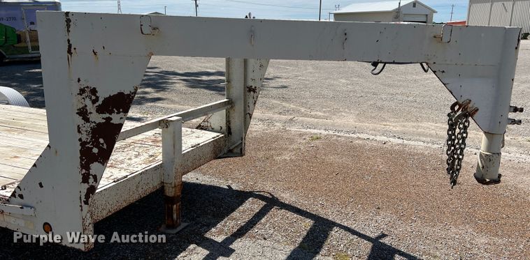 image for item KC9866 1994 Maxwell  equipment trailer