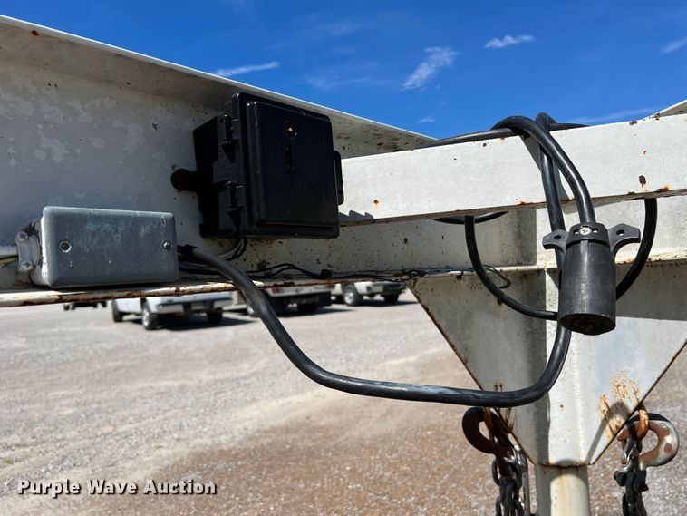 image for item KC9866 1994 Maxwell  equipment trailer