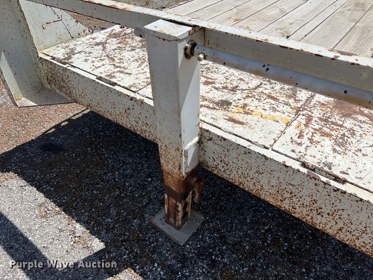 image for item KC9866 1994 Maxwell  equipment trailer