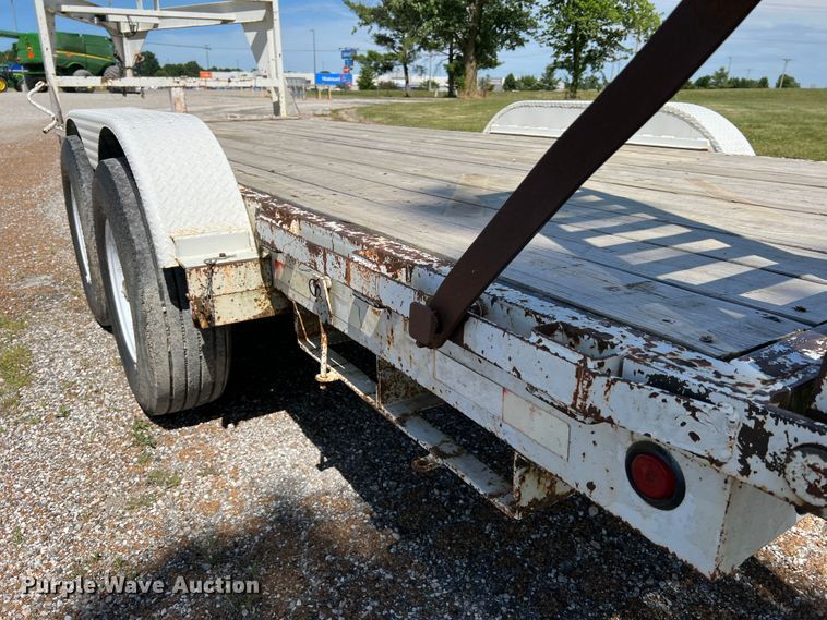 image for item KC9866 1994 Maxwell  equipment trailer