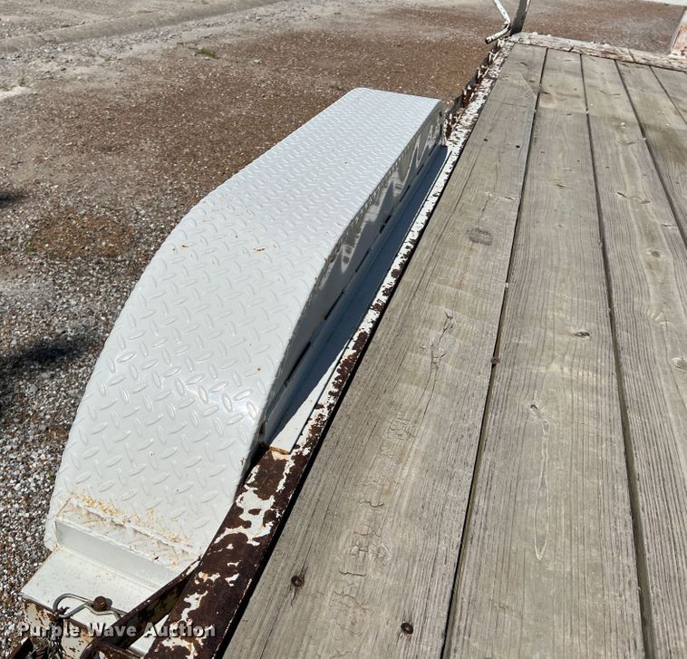 image for item KC9866 1994 Maxwell  equipment trailer