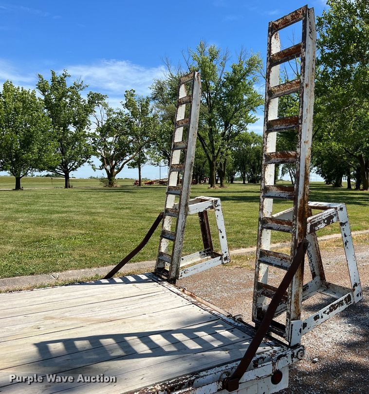 image for item KC9866 1994 Maxwell  equipment trailer