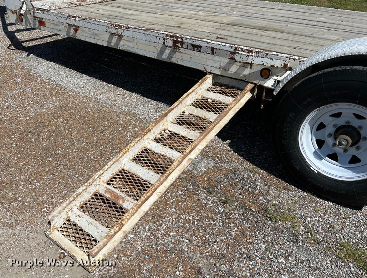 image for item KC9866 1994 Maxwell  equipment trailer