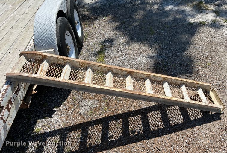 image for item KC9866 1994 Maxwell  equipment trailer