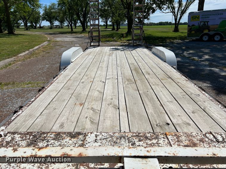 image for item KC9866 1994 Maxwell  equipment trailer