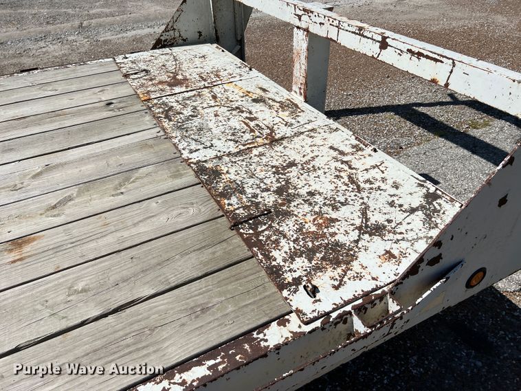 image for item KC9866 1994 Maxwell  equipment trailer