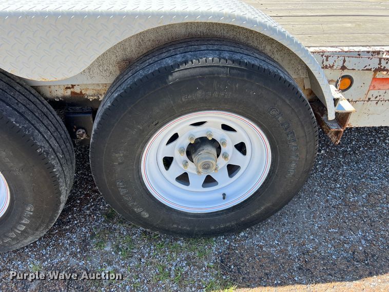 image for item KC9866 1994 Maxwell  equipment trailer