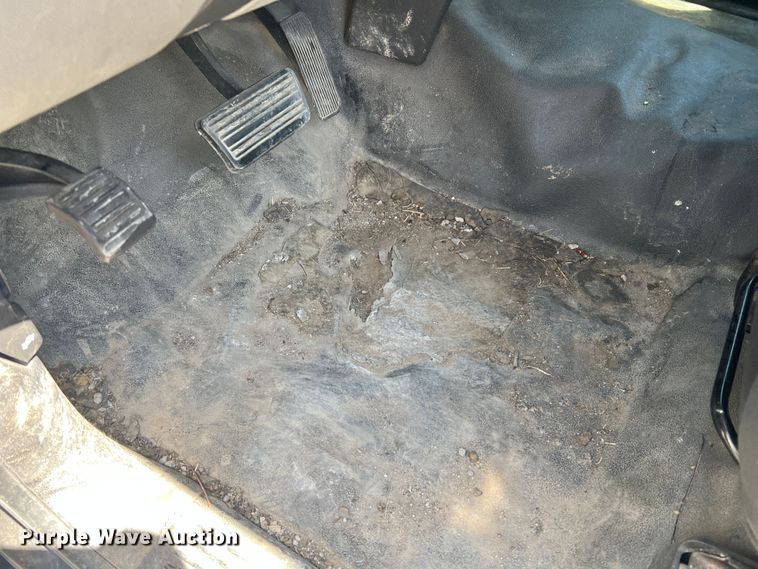 image for item KC9869 2007 GMC Sierra 3500HD  flatbed pickup truck