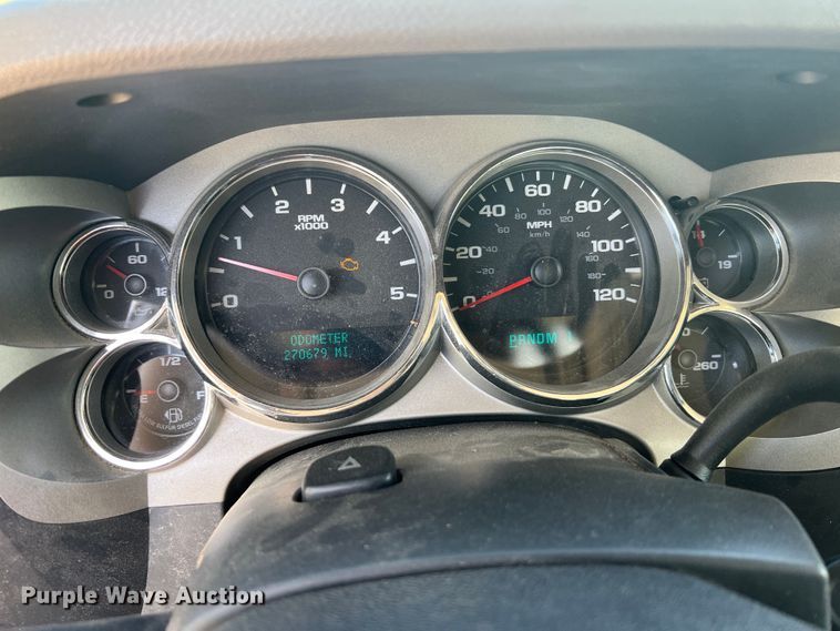 image for item KC9869 2007 GMC Sierra 3500HD  flatbed pickup truck