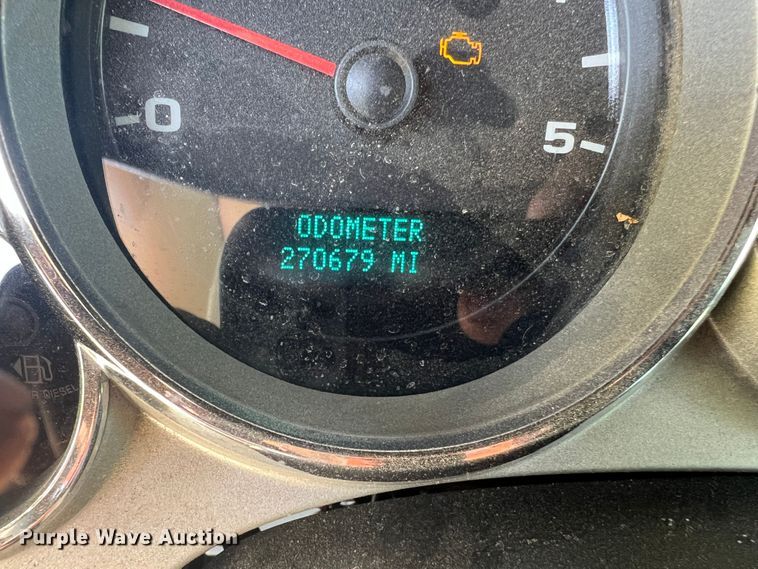 image for item KC9869 2007 GMC Sierra 3500HD  flatbed pickup truck