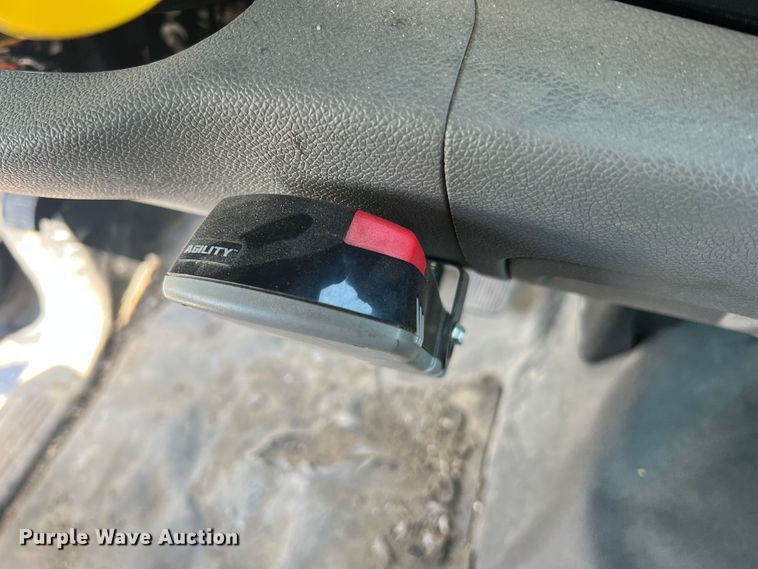 image for item KC9869 2007 GMC Sierra 3500HD  flatbed pickup truck