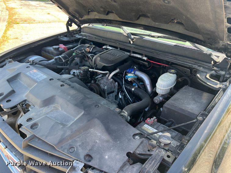 image for item KC9869 2007 GMC Sierra 3500HD  flatbed pickup truck