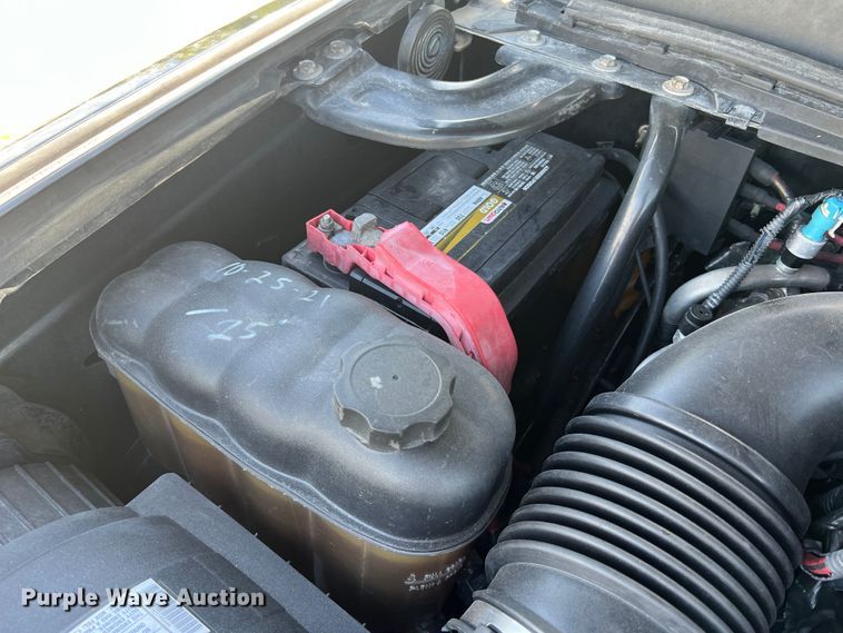 image for item KC9869 2007 GMC Sierra 3500HD  flatbed pickup truck