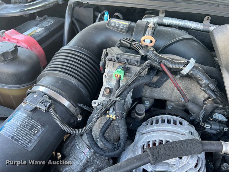 image for item KC9869 2007 GMC Sierra 3500HD  flatbed pickup truck