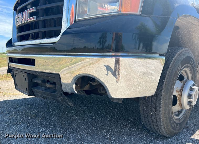 image for item KC9869 2007 GMC Sierra 3500HD  flatbed pickup truck